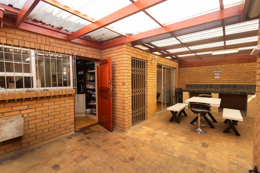 3 Bedroom Property for Sale in Table View Western Cape